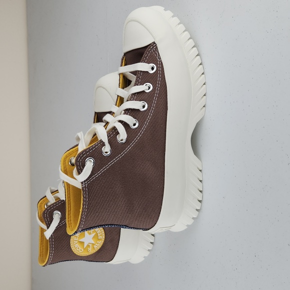 Converse Women's Chuck Taylor All Star Lugged 2.0 Platform Denim - Picture 2 of 5